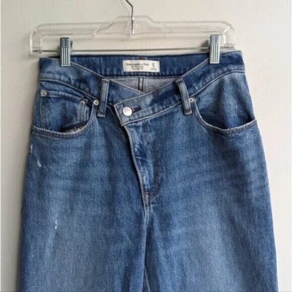 Abercrombie 90s Straight Ultra High Rise Jeans with Criss Cross Waistband - Picture 3 of 7